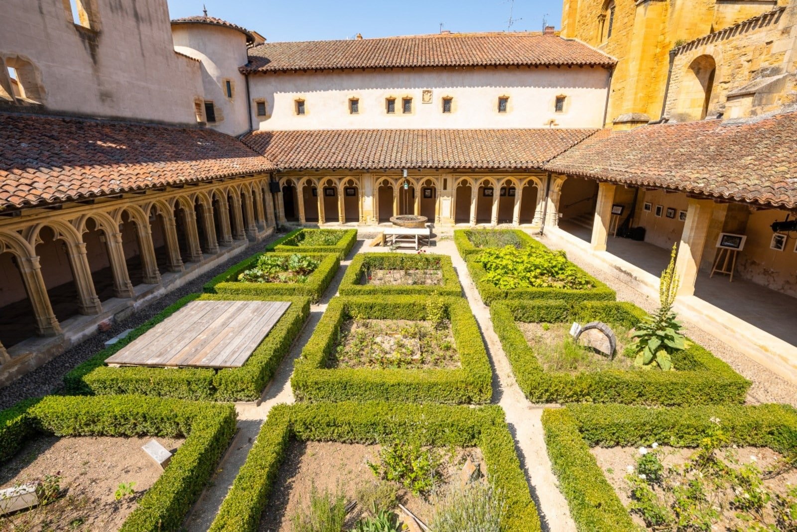 visiter Loire - Abbaye Charlieu