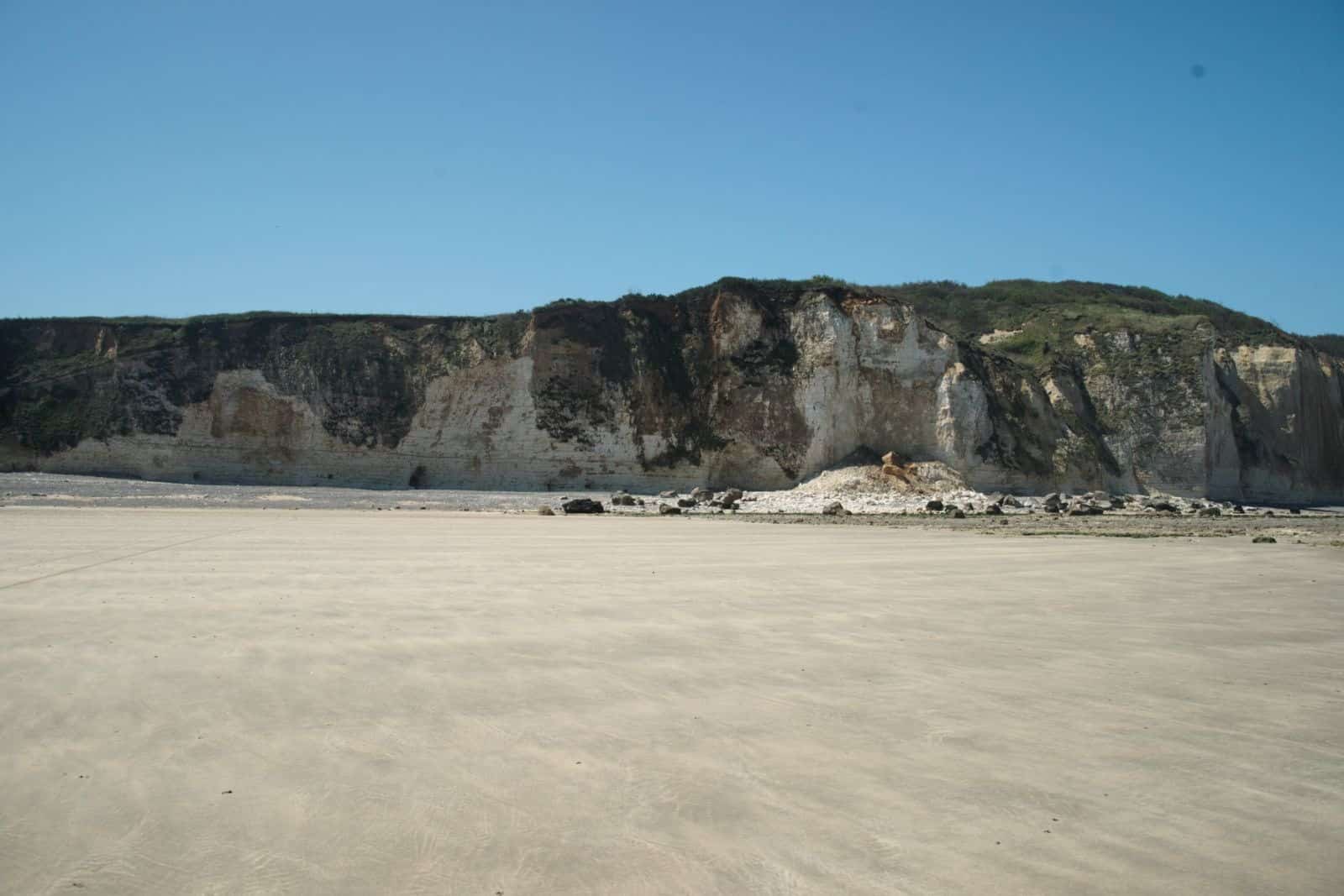 Varengeville-sur-Mer_-_Beach_at_la_Gorge_du_Petit_Ailly_-_View_SSW